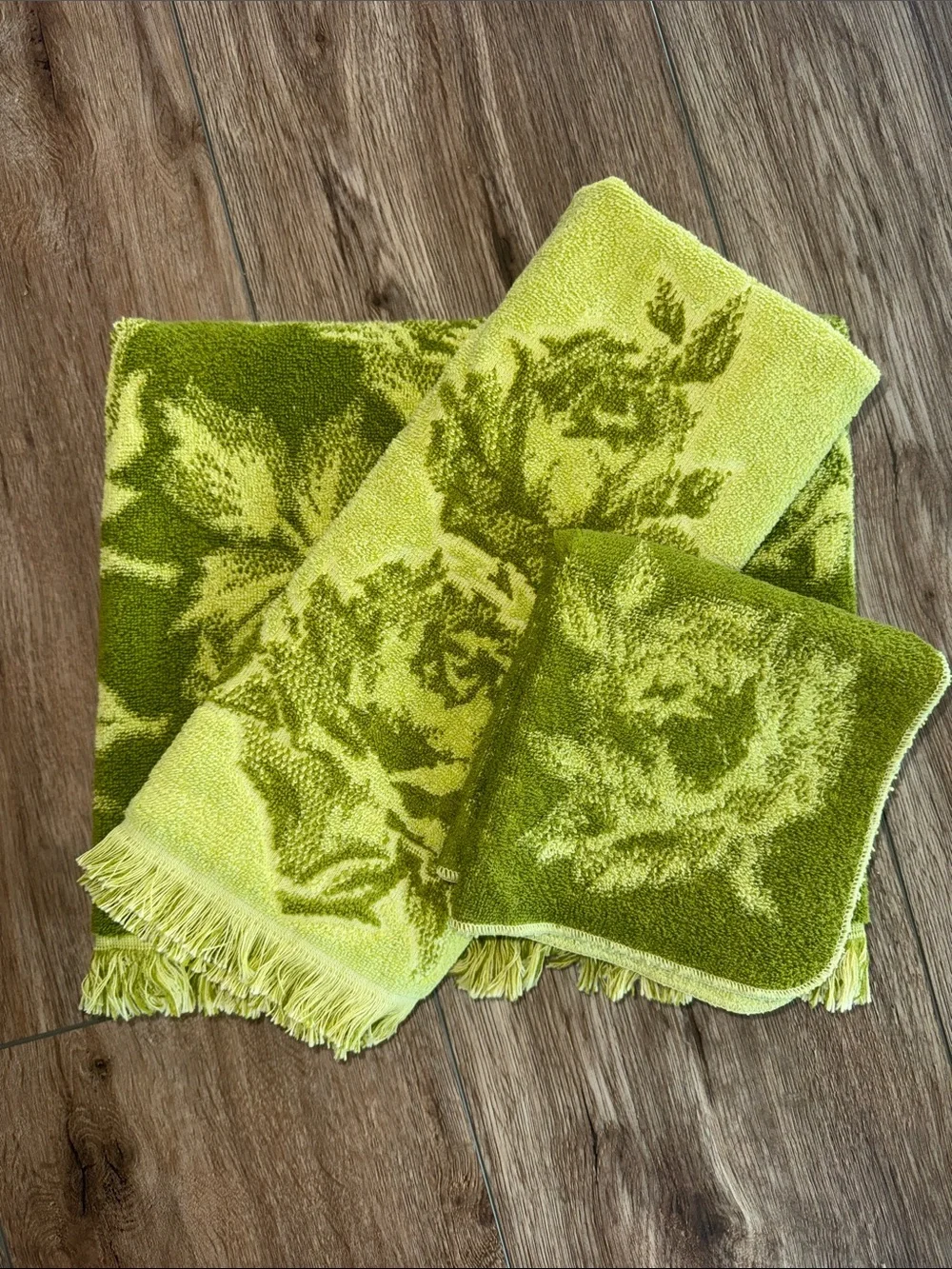 Vintage Fieldcrest Avocado/Olive Green Floral Bath Towel Set - 2 sets. NWOT